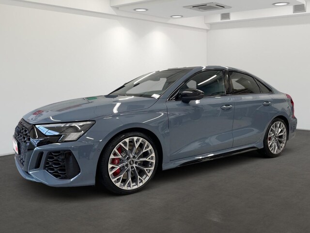 Audi RS3 Quattro S-Tronic Sedan