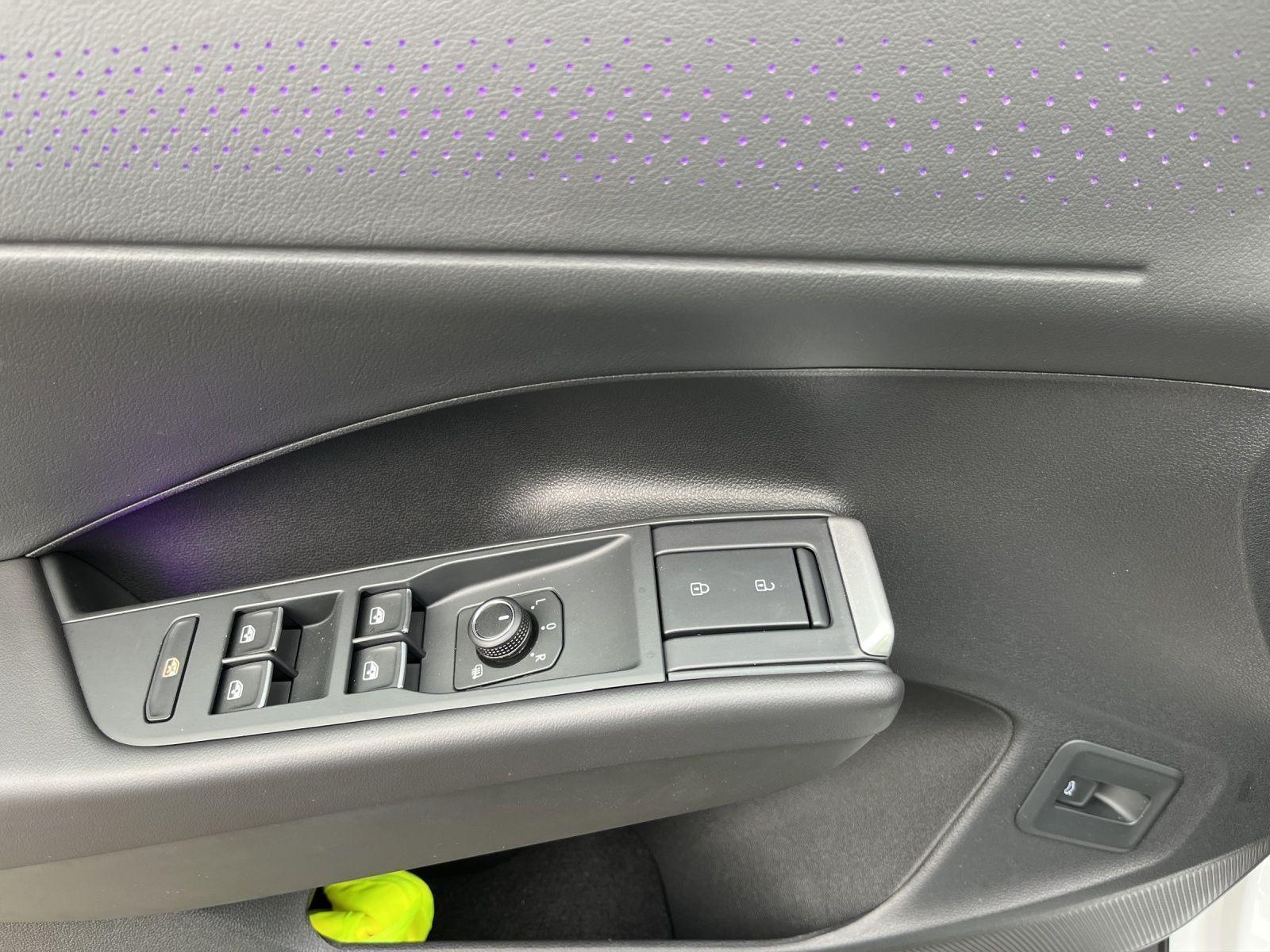 Volkswagen T-Roc 1.5 eTSI DSG R-Line