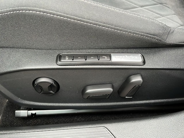 Volkswagen Golf 2.0 TDI DSG Golf VIII Style