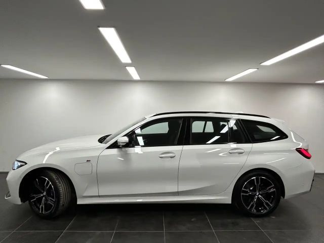 BMW 330 330e M-Sport Touring xDrive