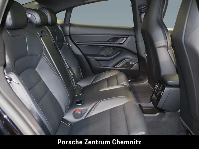 Porsche Taycan 4
