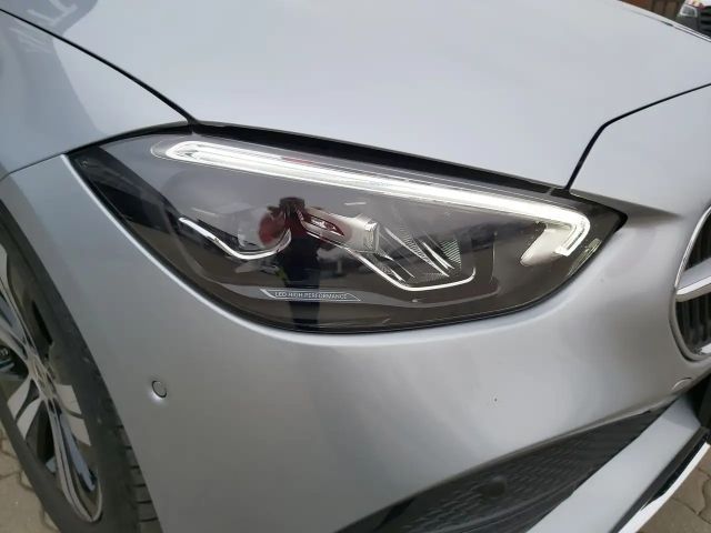 Mercedes-Benz C 200 C 200 d Sedan