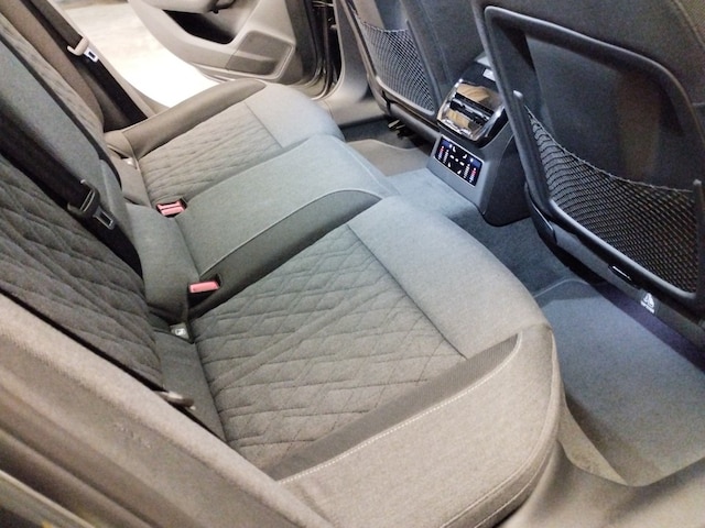 Audi A6 Avant Quattro S-Tronic