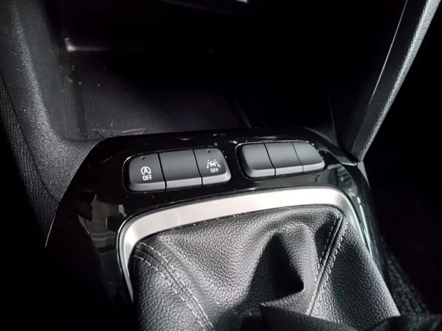 Opel Corsa F Sitz- und Lenkradheizung / 101 PS