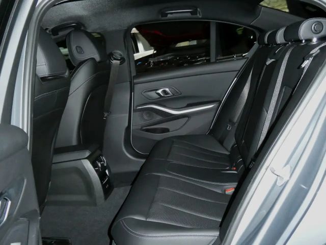 BMW 320 320i M-Sport Sedan