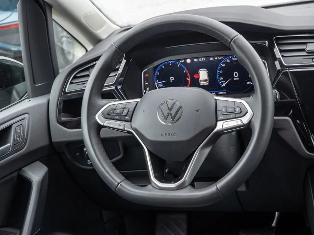 Volkswagen Touran 1.5 TSI DSG