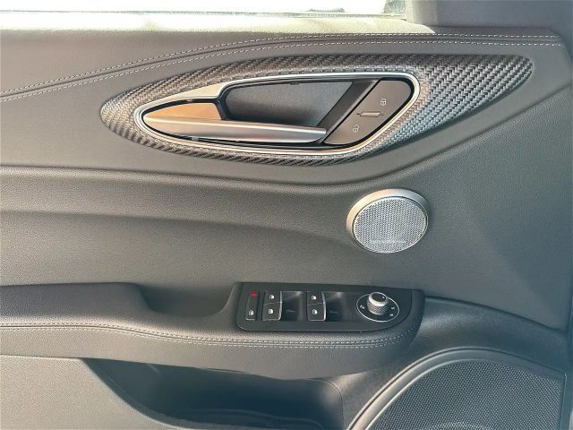 Alfa Romeo Giulia AT8 Quadrifoglio Turbo