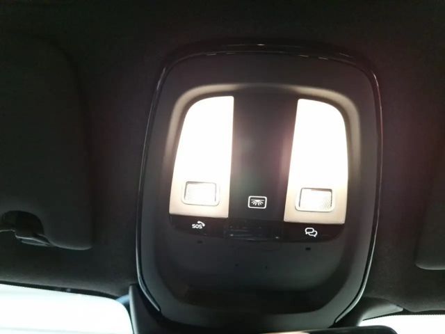 Volvo XC40 Core Recharge