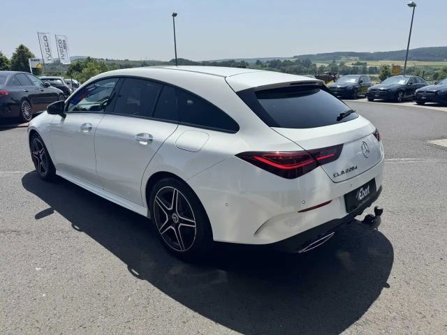 Mercedes-Benz CLA 220 AMG Line