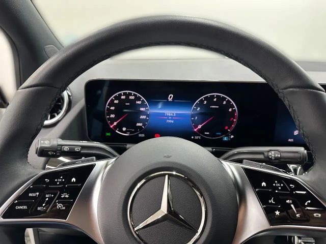 Mercedes-Benz B 200 Progressive Sedan