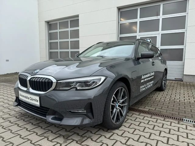 BMW 330 330e Touring xDrive