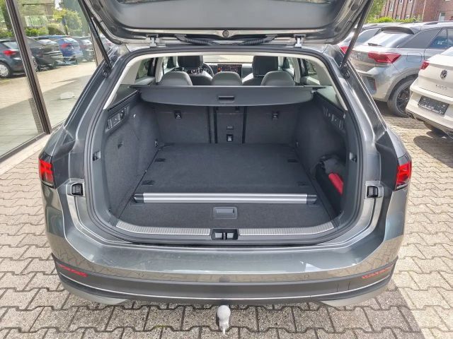 Volkswagen Passat 1.5 eTSI Business Variant