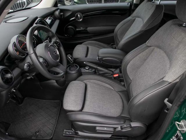 MINI Cooper Classic Trim Autom. Navi LED PDC Tempomat