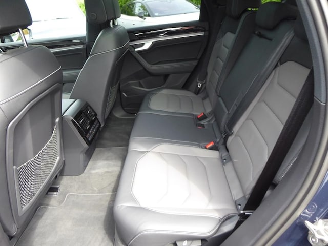 Volkswagen Touareg Touareg 3.0  R-L  DT210TDI A8A