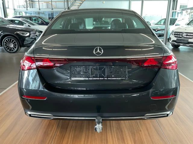 Mercedes-Benz E 220 AVANTGARDE E 220 d Sedan