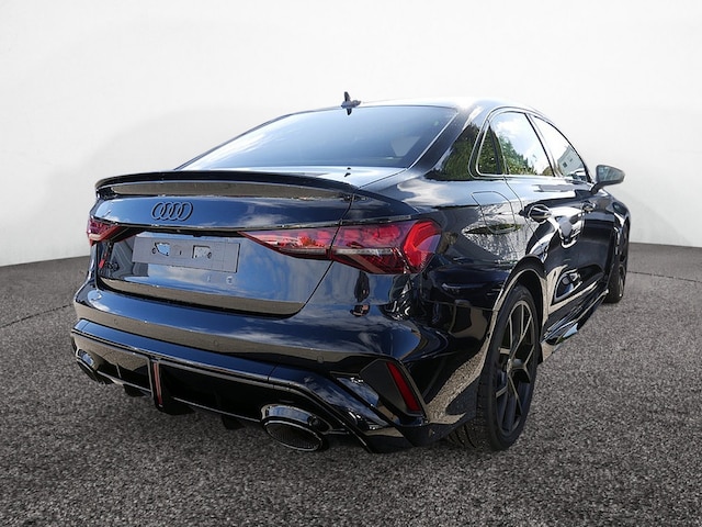 Audi RS3 Quattro S-Tronic Sedan