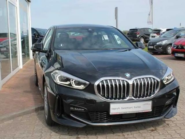 BMW 318 318i M-Sport Sedan