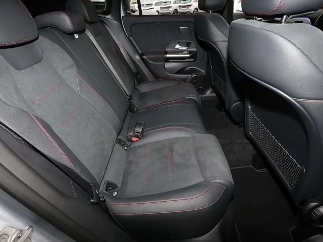 Mercedes-Benz GLA 180 AMG Line