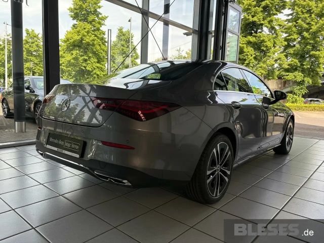 Mercedes-Benz CLA 180 Coupé Progressive