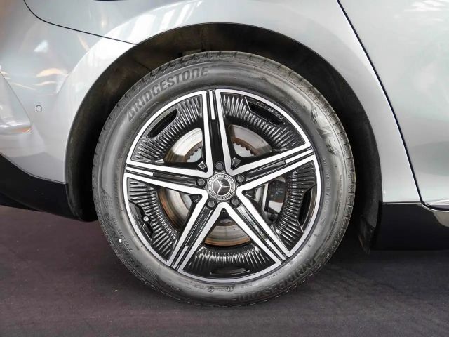 Mercedes-Benz EQE 350 4MATIC AMG Line Sedan