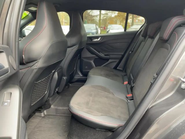 Ford Focus EcoBoost ST Line