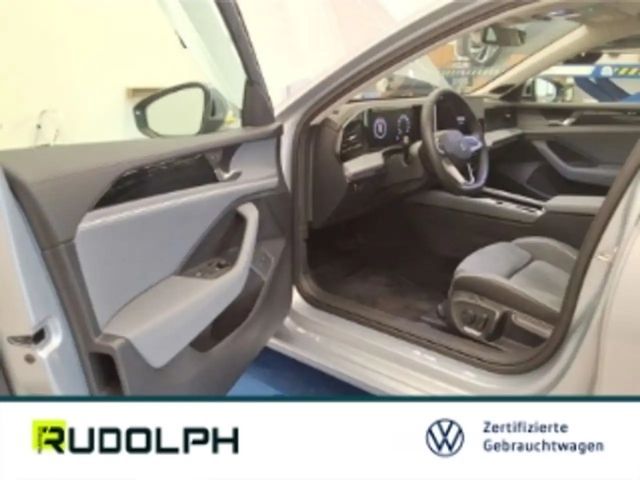 Volkswagen Passat 1.5 eTSI Business DSG