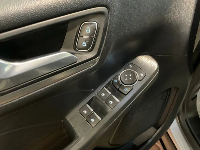 Ford Kuga Plug in Hybrid Titanium