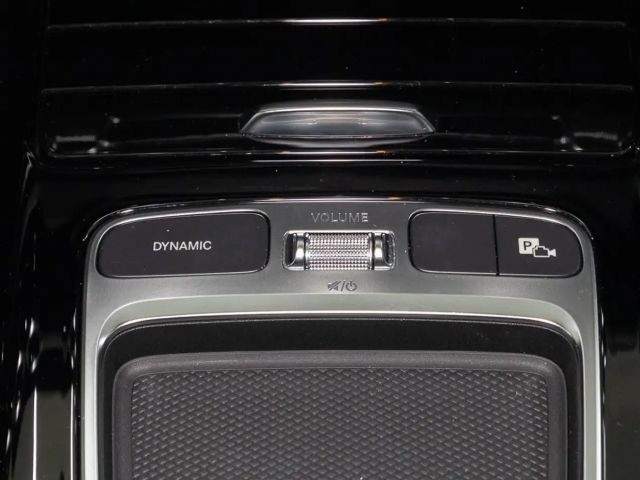 Mercedes-Benz GLA 180 W-Paket ParkAss. LED SpurH el.Heck LM