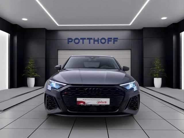 Audi RS3 Quattro S-Tronic Sedan