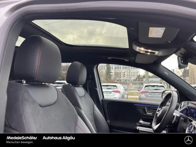 Mercedes-Benz EQB 300 4MATIC AMG Line