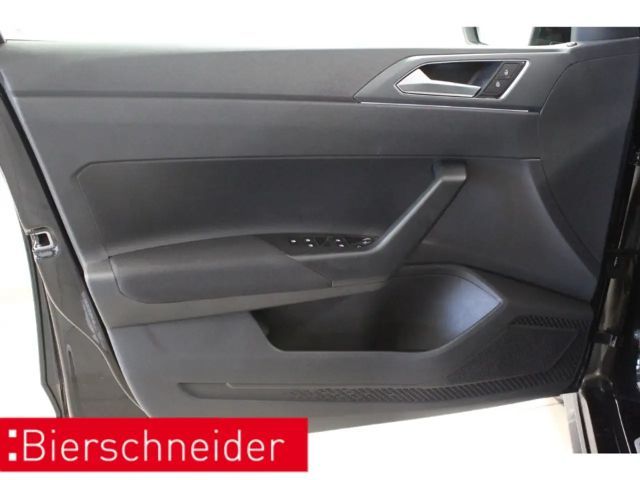 Volkswagen Polo 1.0 TSI DSG R-Line