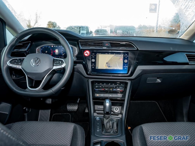 Volkswagen Touran 1.5 TSI DSG IQ.Drive R-Line