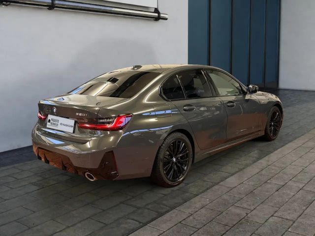 BMW 320 320i M-Sport Sedan