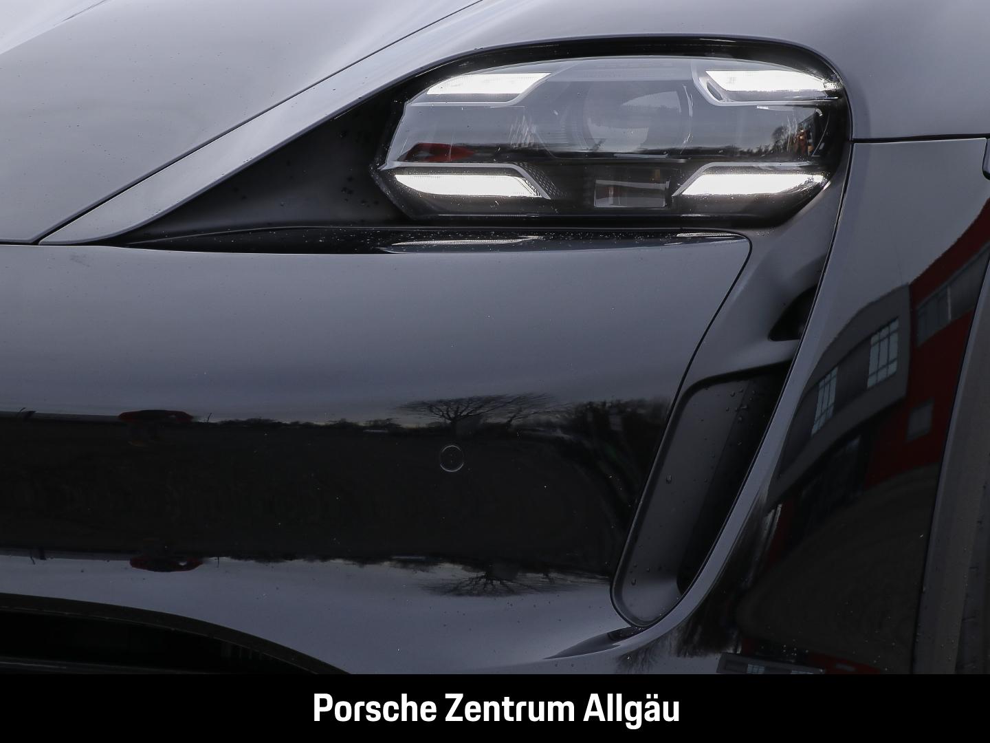 Porsche Taycan 4S Cross Turismo