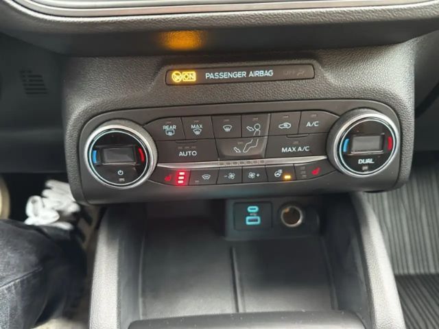 Ford Focus Cool & Connect Wagon