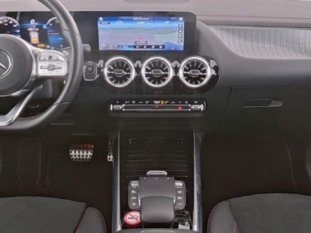 Mercedes-Benz EQA 300 4MATIC