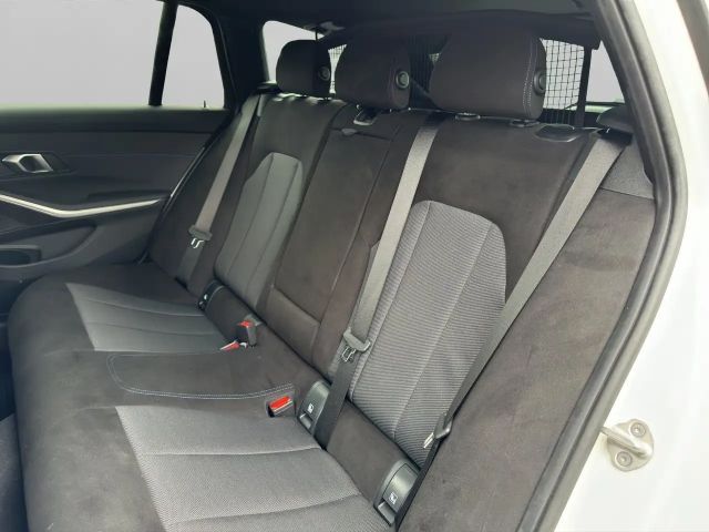 BMW 320 320i M-Sport Touring