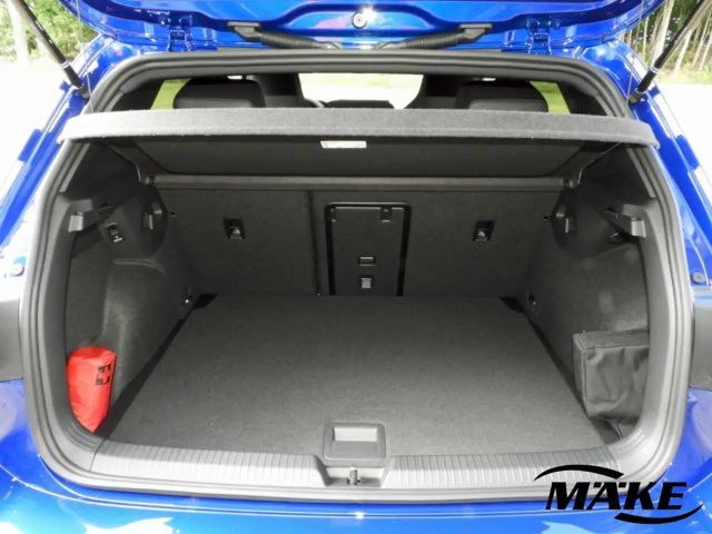 Volkswagen Golf 1.5 eTSI DSG IQ.Drive R-Line