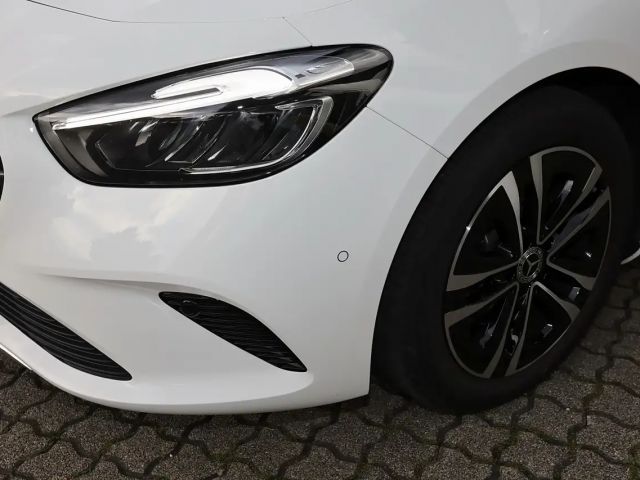 Mercedes-Benz B 200 DISTRONIC+TOTWINKEL+360°+MBUX+LED+17 ZOLL
