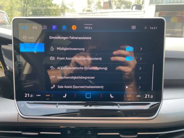 Volkswagen Golf DSG Life Variant