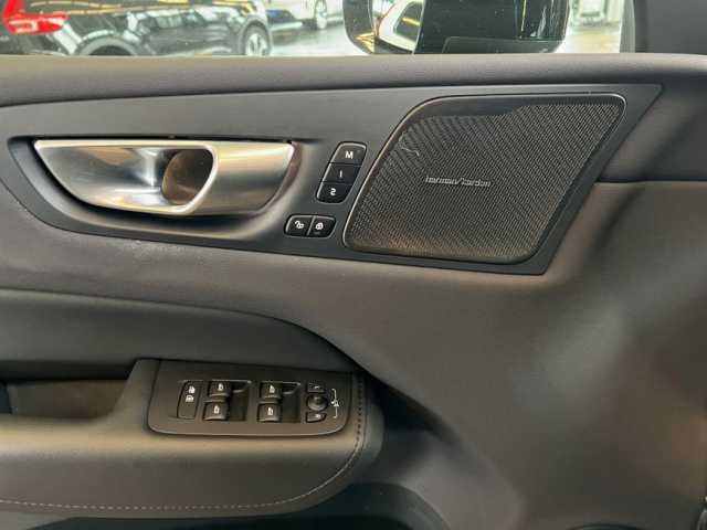 Volvo XC60 Dark Plus