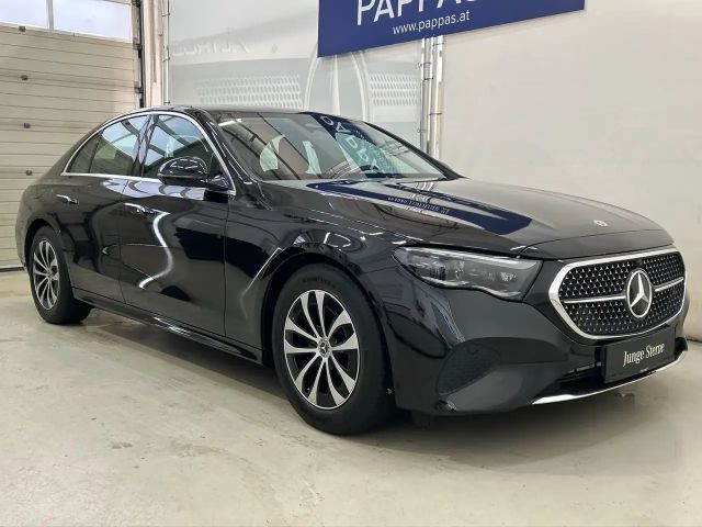 Mercedes-Benz E 220 AVANTGARDE E 220 d Sedan