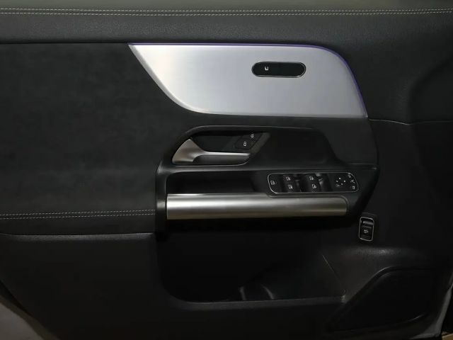 Mercedes-Benz GLA 200 AMG Line