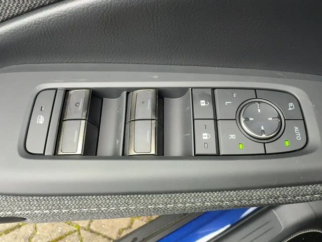 Lexus LBX 1.5 Basis 4x2 Klima Kamera Sitzhzg Tempomat