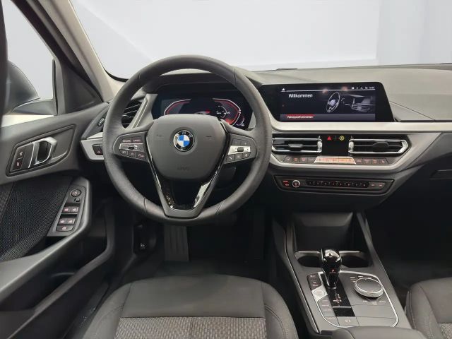 BMW 116 116i 5-deurs Sedan