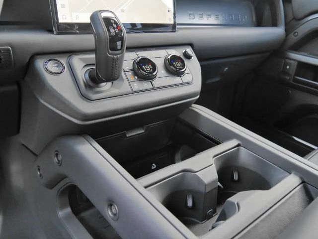 Land Rover Defender 110