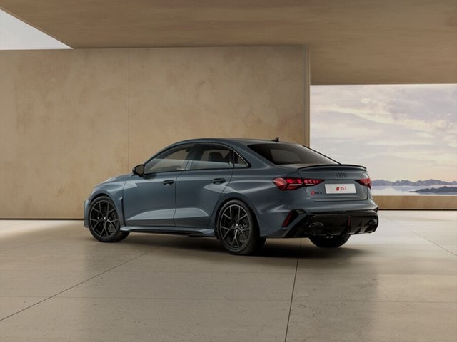 Audi RS3 Quattro S-Tronic Sedan