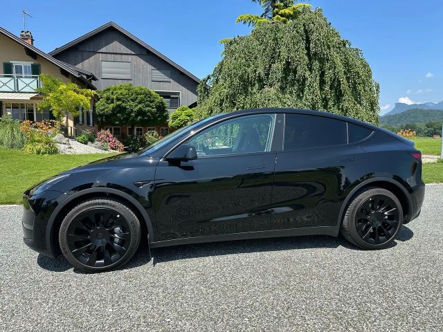 Tesla Model Y Long Range