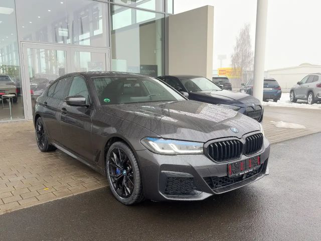BMW 545 545e M-Sport Sedan xDrive