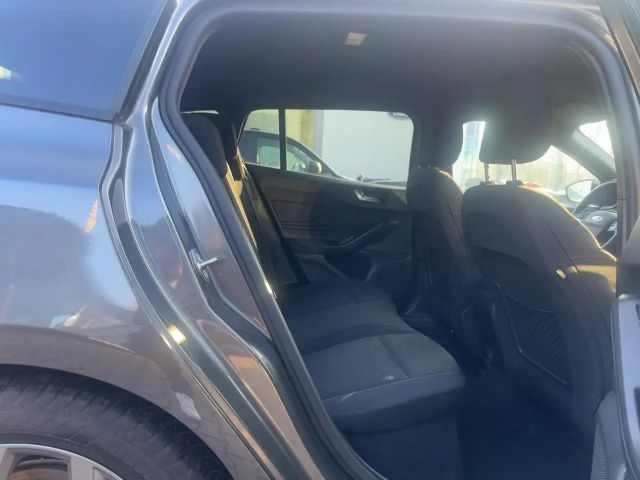 Ford Focus ST Line Wagon